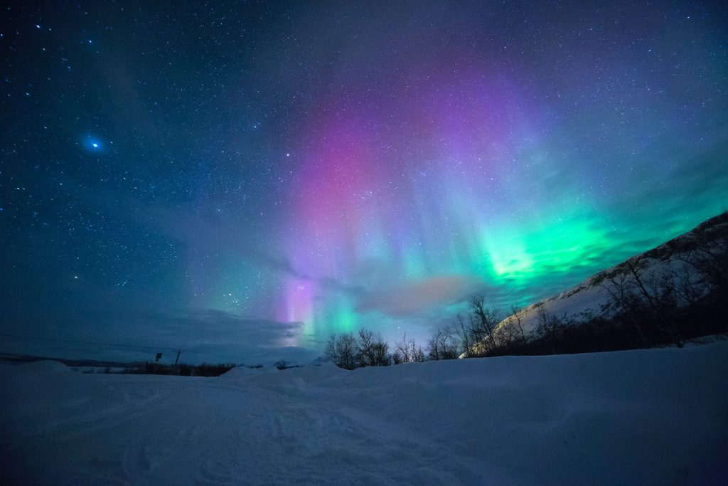 Aurora boreale - Foto Unsplash @Lightscape