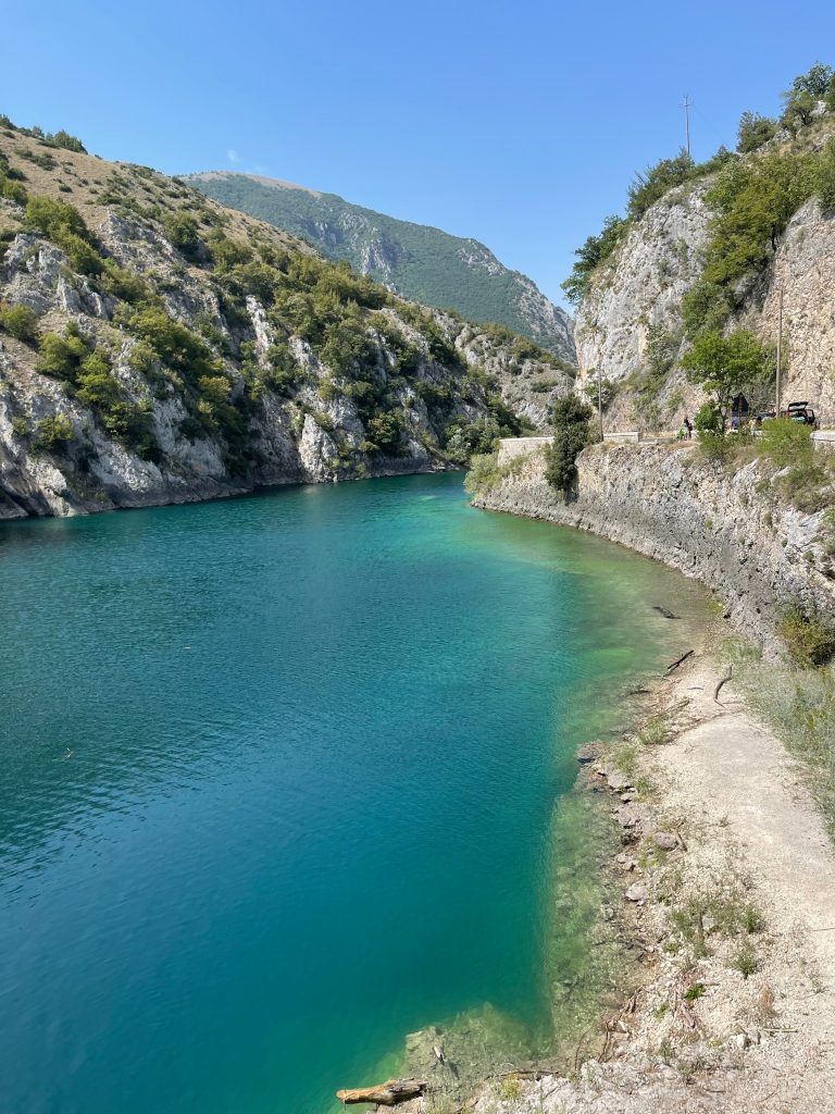 Lago di Scanno - Foto Unsplash @Nathan