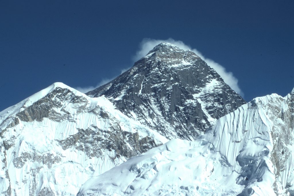 Everest, versante sud. Foto di Dick Hoskins da Pexels
