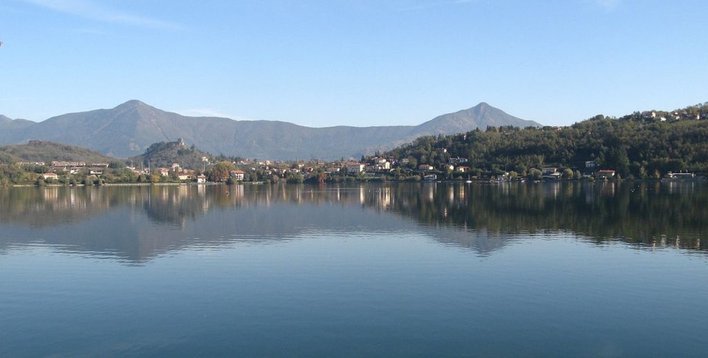 Avigliana lago grande - Foto Wikimedia Commons @warste