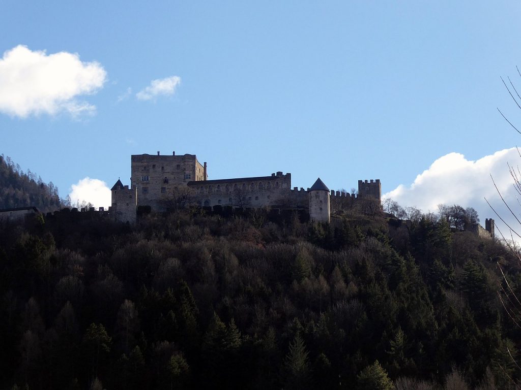 Castel Pergine - Foto Wikimedia Commons @Syrio