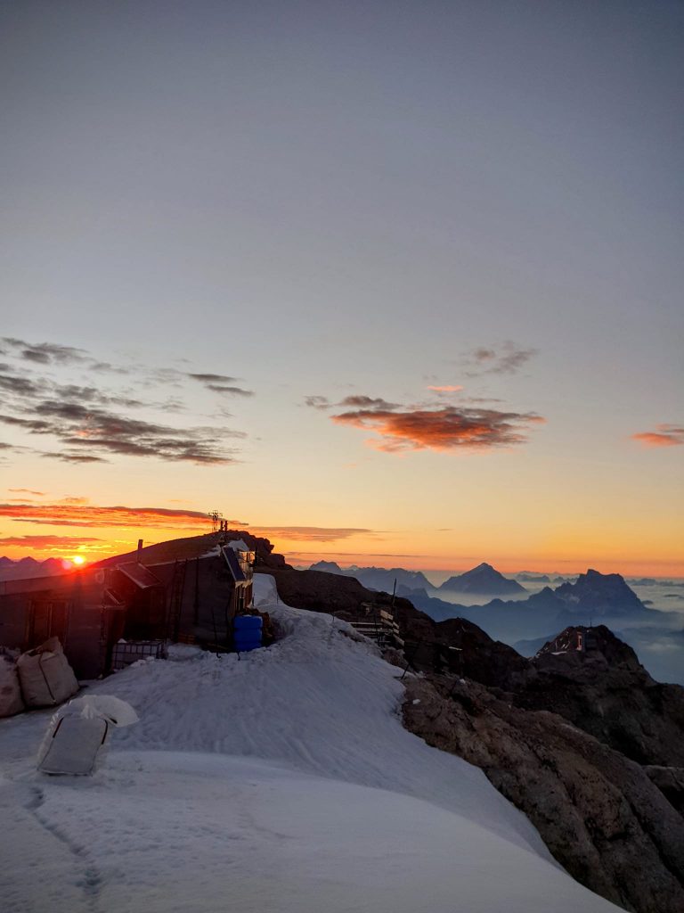 Capanna Punta Penia, Giugno 2022 - Foto FB Carlo Budel