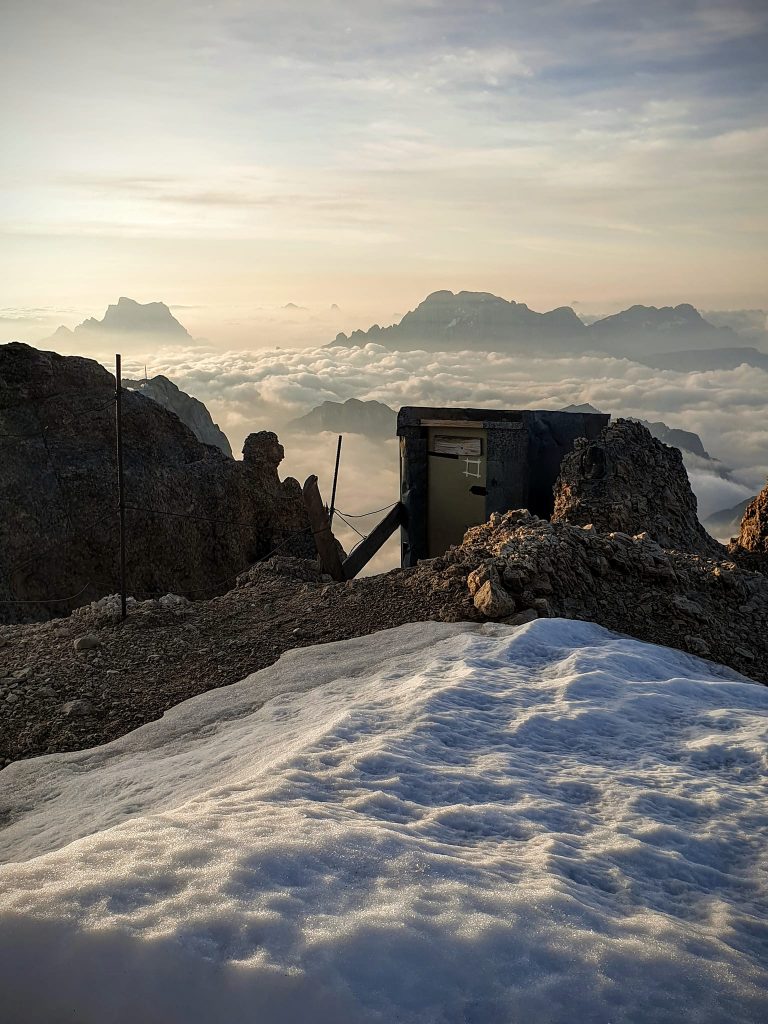 Capanna Punta Penia, Giugno 2022 - Foto FB Carlo Budel