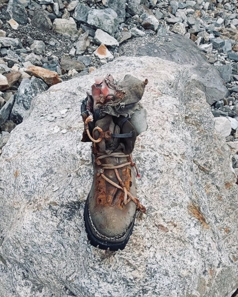 Lo scarpone di Günther ritrovato pochi giorni fa, 52 anni dopo la morte del fratello di Messner. Foto @ Reinhold Messner