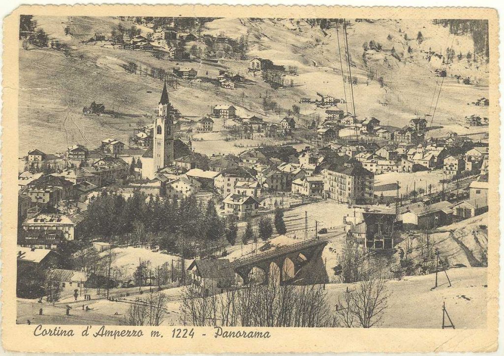 Cartolina storica di Cortina.Foto via wikimedia commons