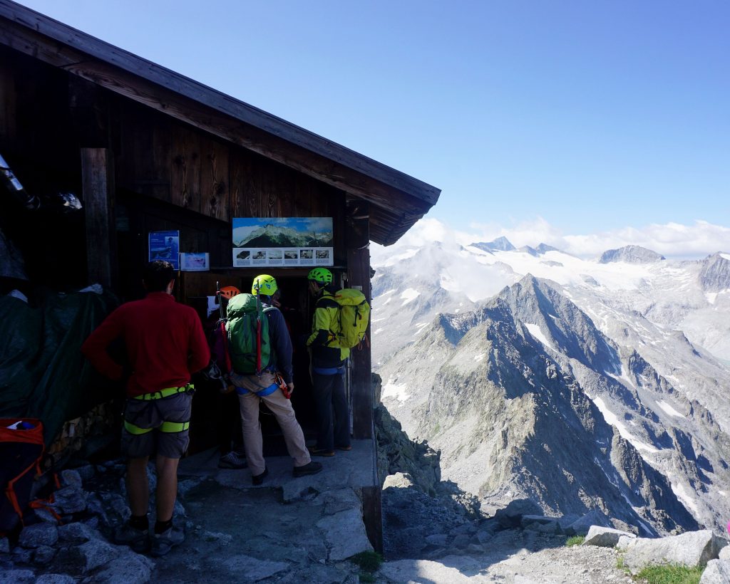 Bivacco Amici della Montagna - Foto Wikimedia Commons @Federica Orsi