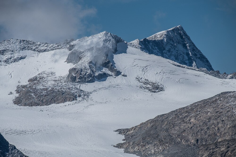 Corno Bianco e Adamello, 2018. Foto  Wikimedia Commons 	@Patagonienfreund