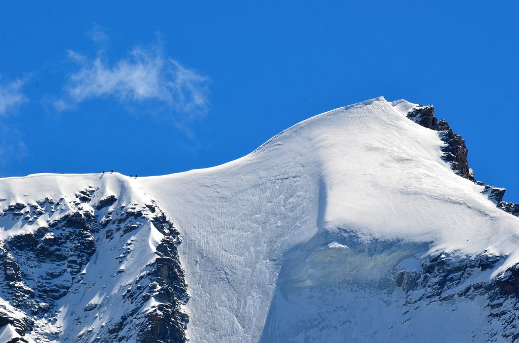 Gran Paradiso dal Rifugio Chabod - Foto Wikimedia Commons @Patrizia Valenziano