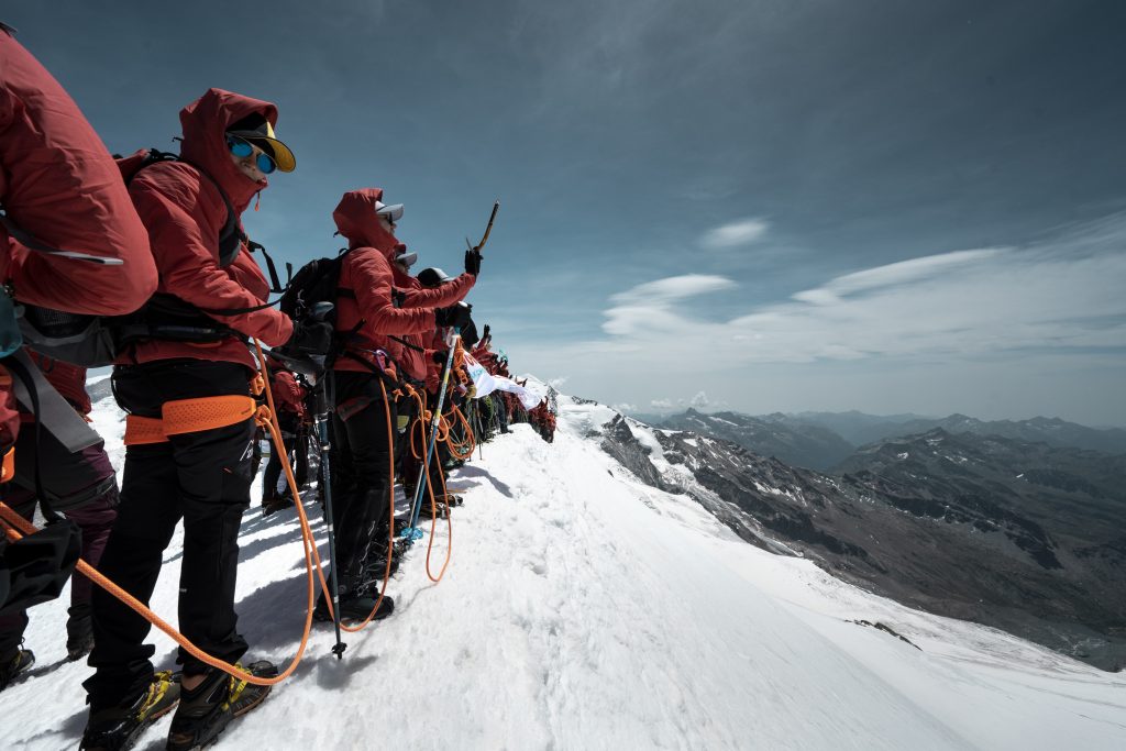 100% Women World Record, Breithorn, Ascent & Summit - Foto Schweiz Tourismus / Nicole Schafer