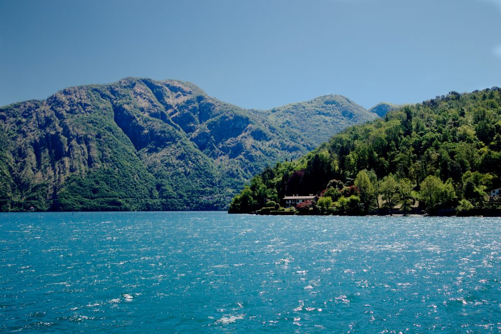 Lago di Como - Foto Unsplash @Paolo Chiabrando