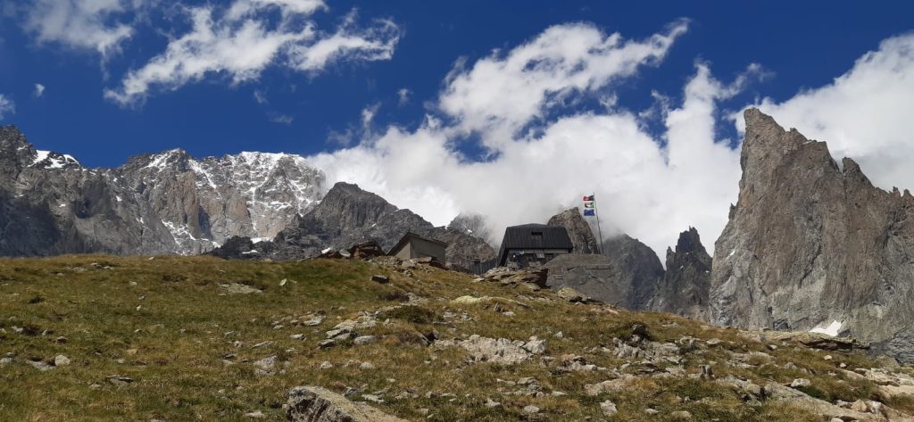 Rifugio Monzino. Foto FB Monzino 