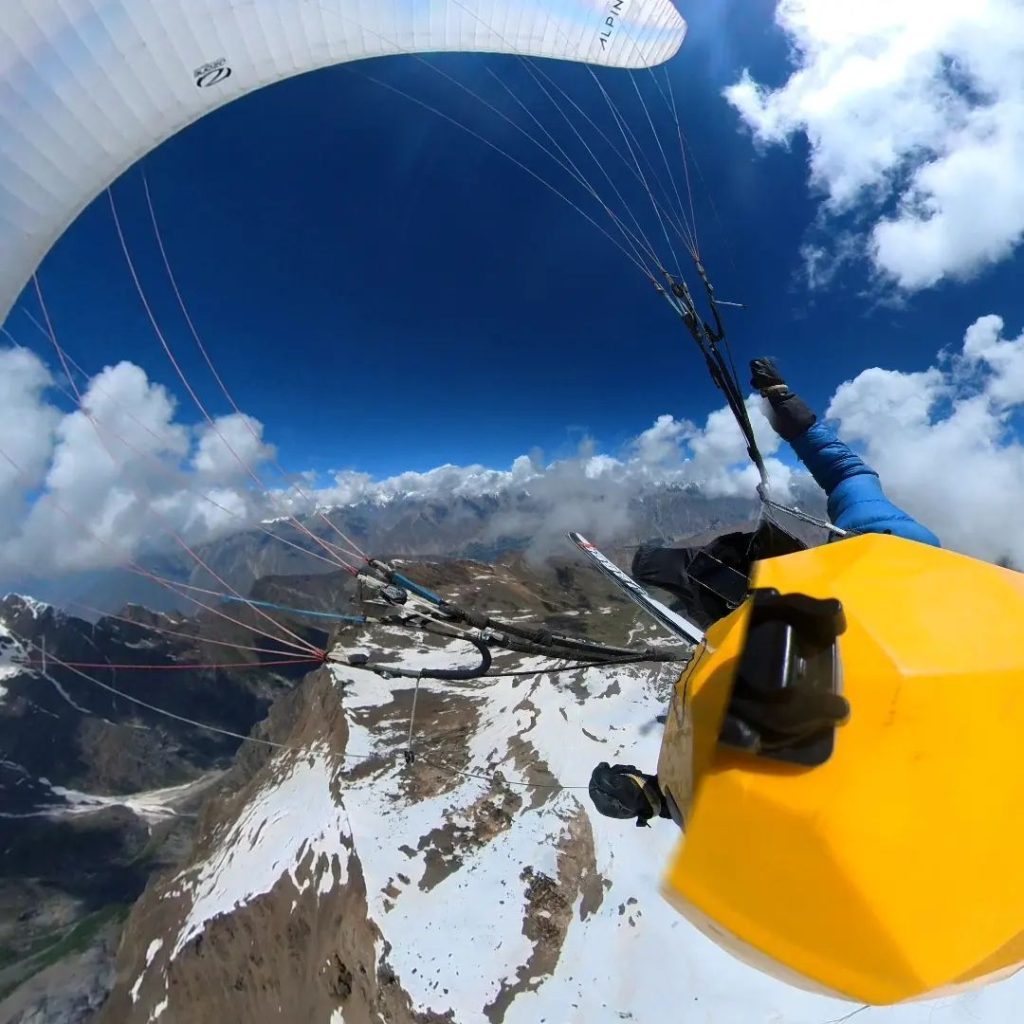 Torre Gulmit, Foto Will Sim