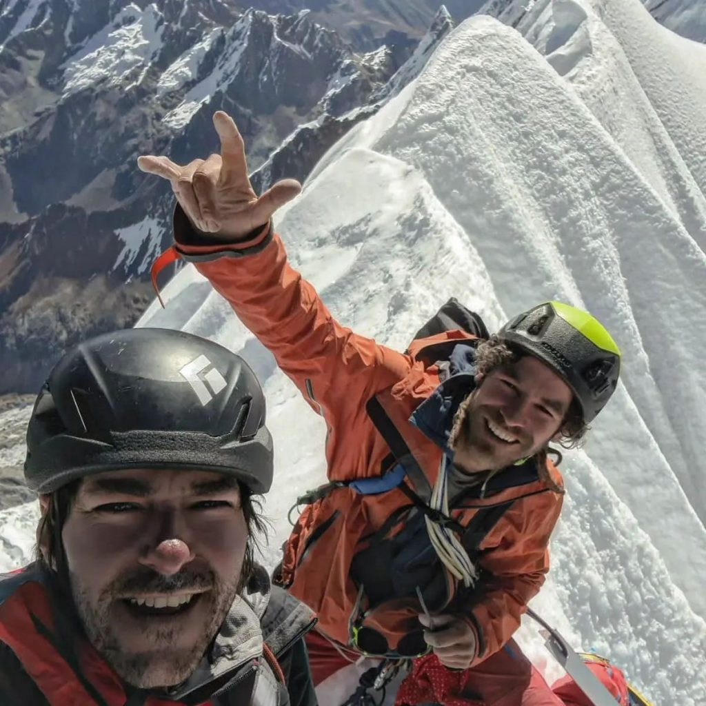 Cima Siula Grande, parete Est. Foto Marc Toralles e Bru Busom