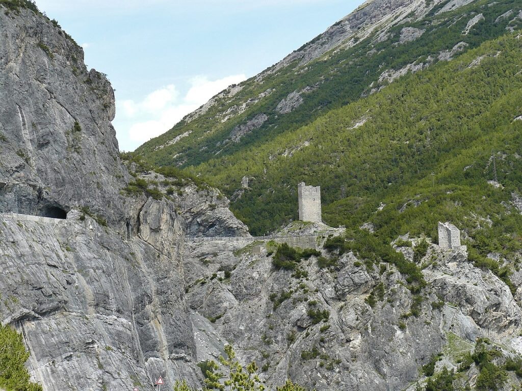 Torri di Fraele - Foto Wikimedia Commons @qwesy qwesy