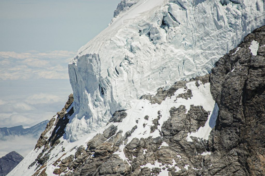 Matterhorn glacier, foto via unsplash - Ferran Feixas