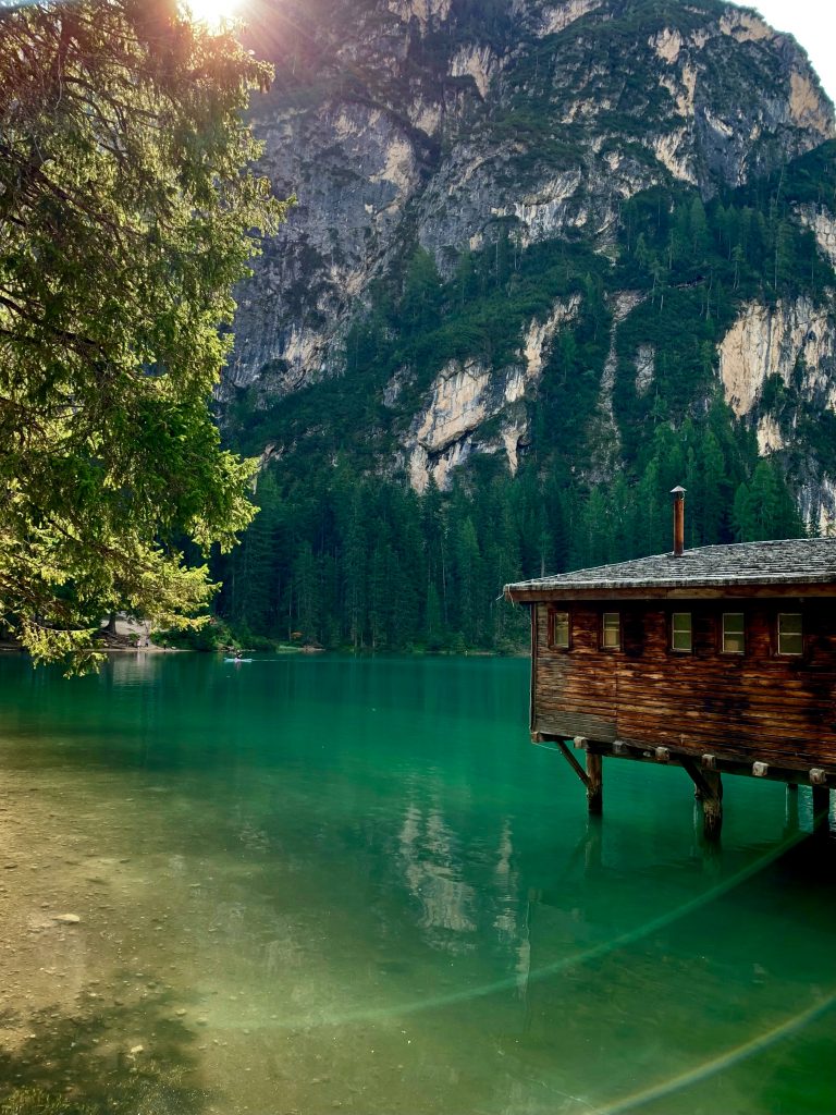 Lago di Braies - Foto Pexels @Ledana Mance