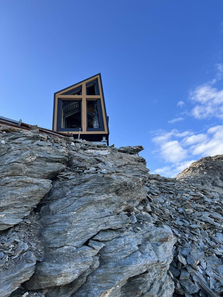 Il bivacco Camardella - Foto André Barailler