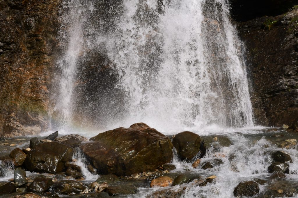 Cascata sul sentiero del rifugio Benevolo