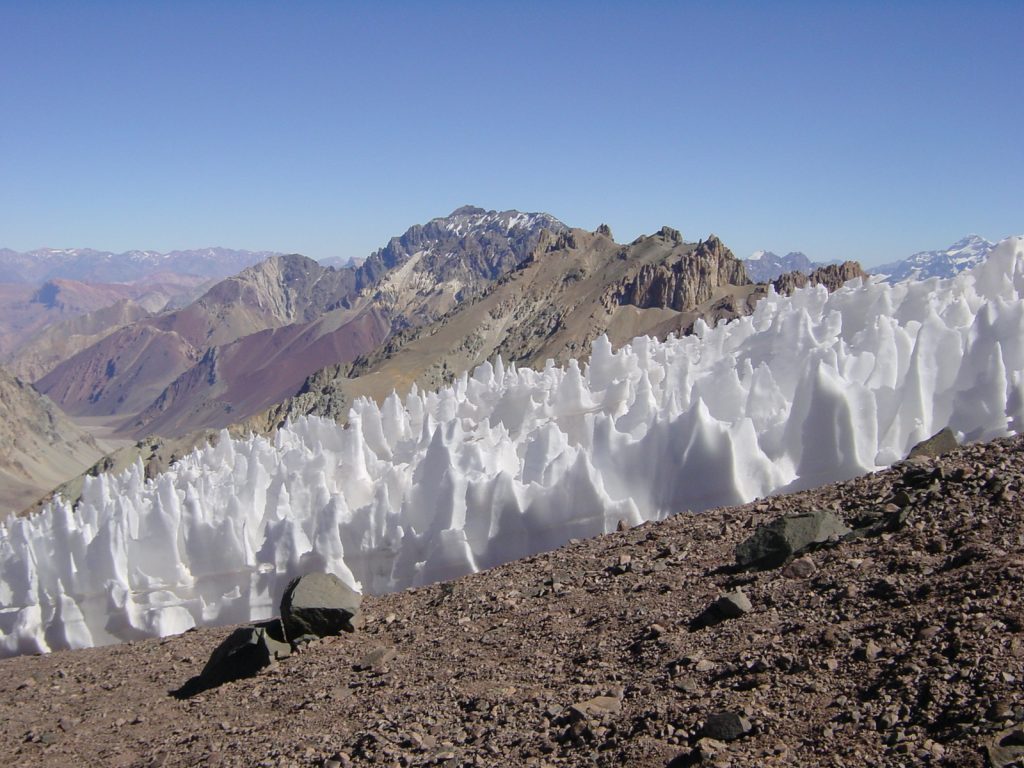 Penitentes Aconcagua - Foto Wikimedia Commons @Sastognuti