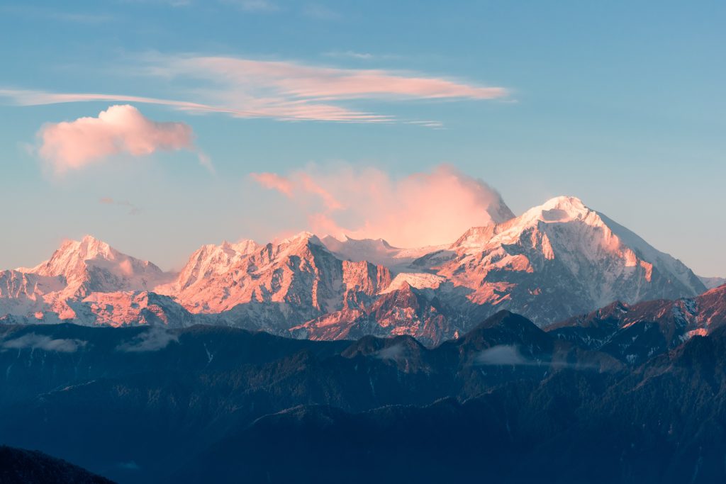 Montagne. Foto Jerry Zhang via unsplash