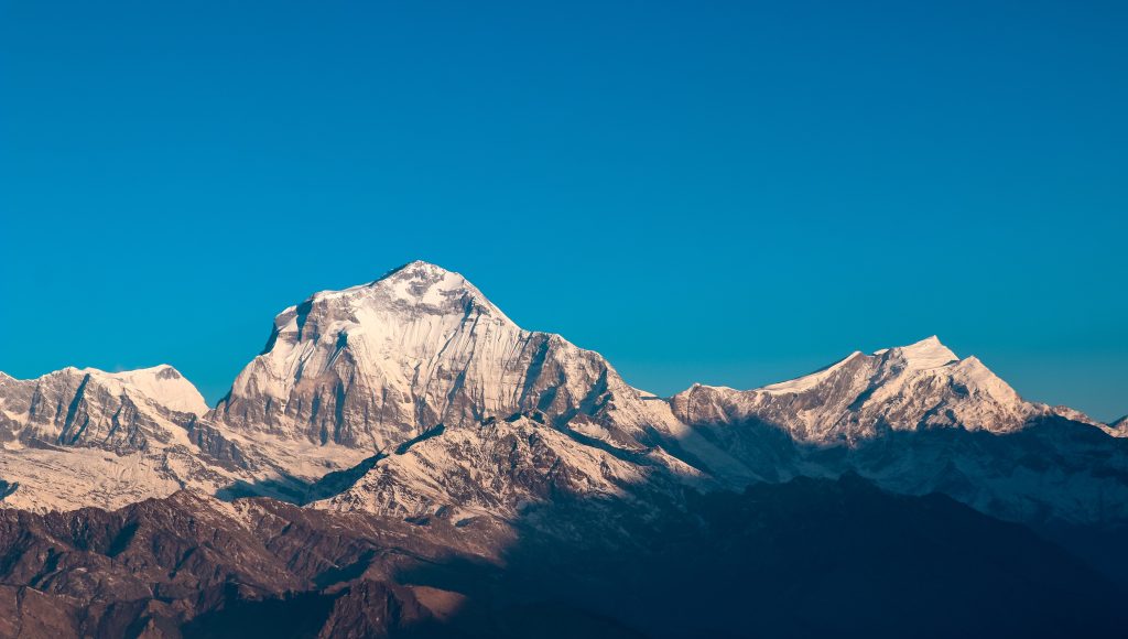 Dhaulagiri - Foto Unsplash @Samrat Khaska
