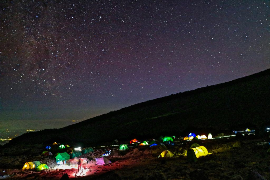 Notte sul Kilimanjaro - Foto Unsplash @Tom Cleary