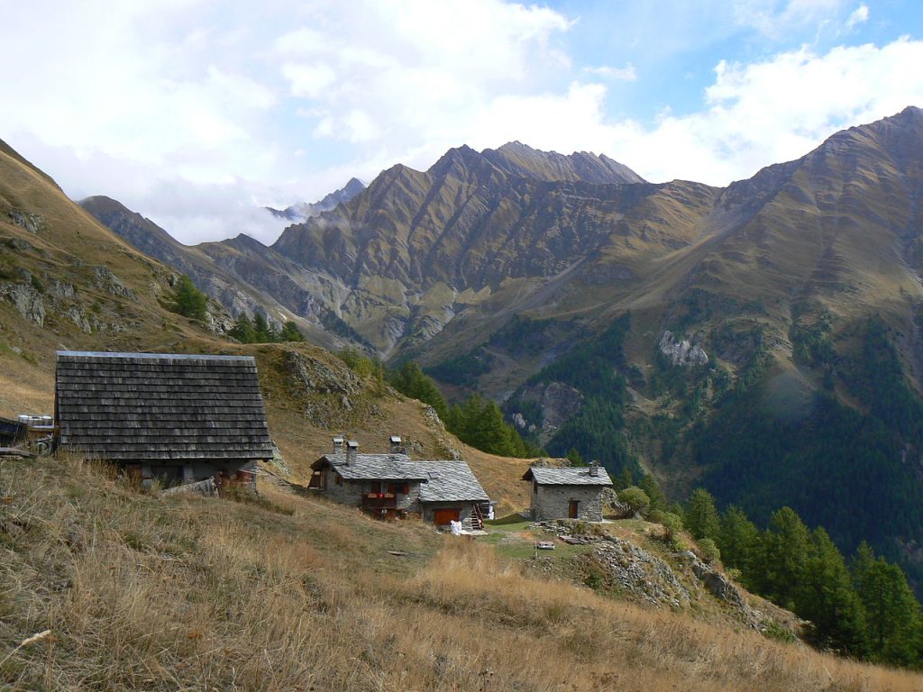 Rifugio Bertone - Foto Wikimedia Commons @Patafisik & Elena Tartaglione