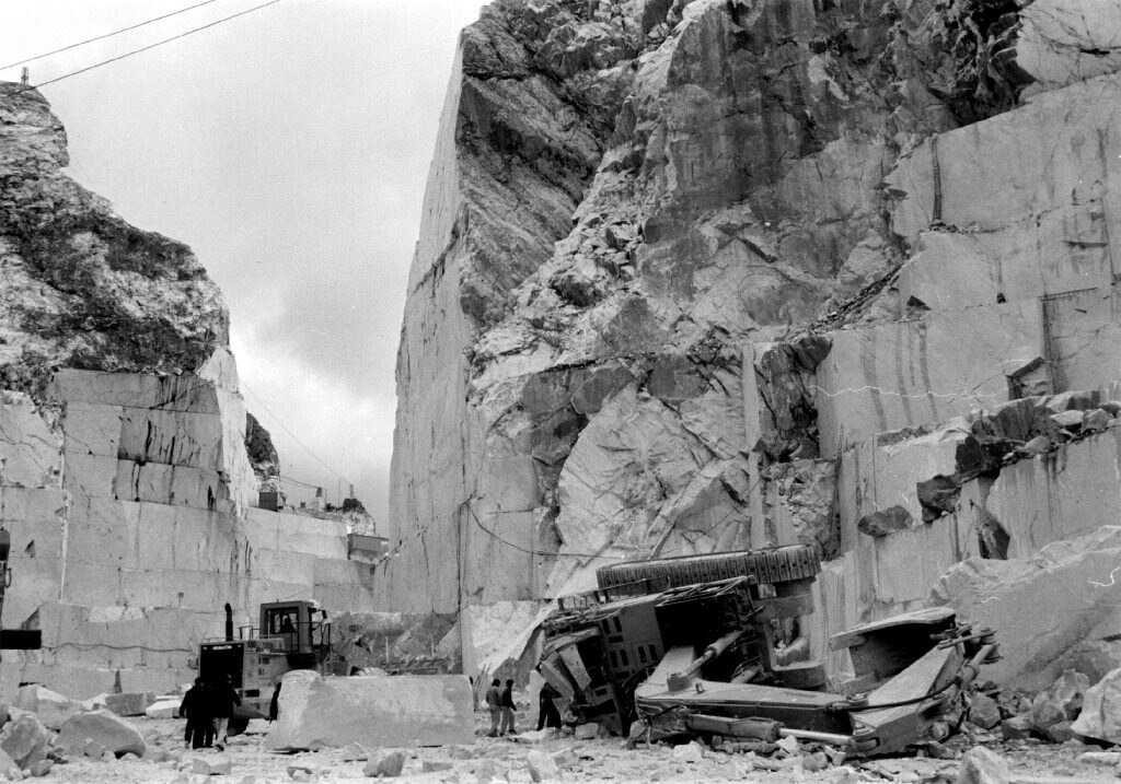 Cave di marmo - Foto CUFFARO /ANSA/JI