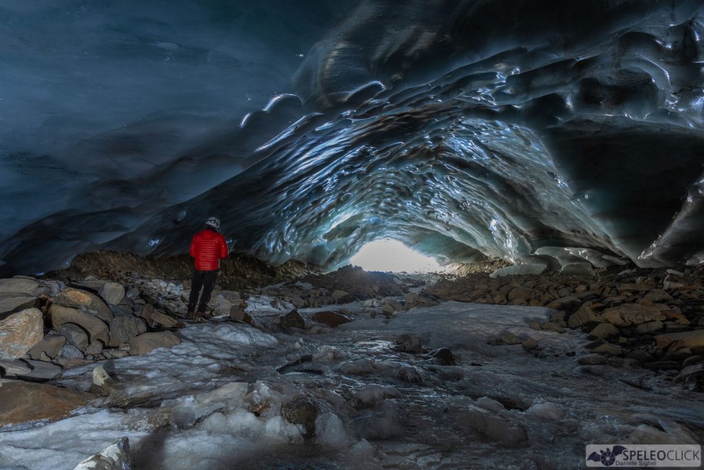 Parte della galleria che si sviluppa grazie alla cascata proveniente dal Gepaschferner - Foto Daniele Sighel