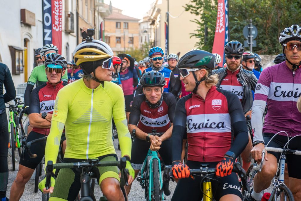 Nova Eroica Gran Sasso 2022, partenza da Castel del Monte