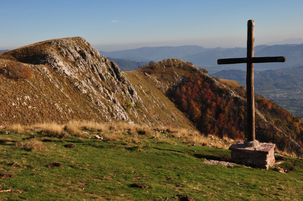 Pania di Corfino, la croce