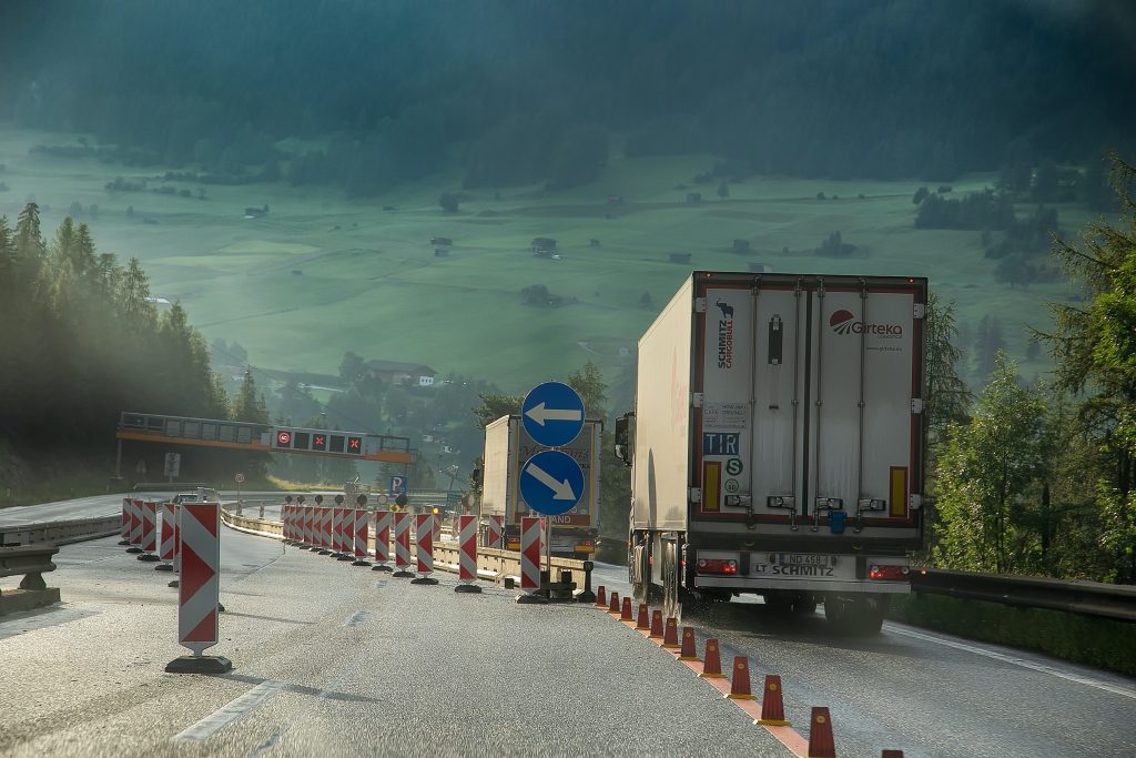Traffico al Brennero - Foto Unsplash @Iwona Castiello