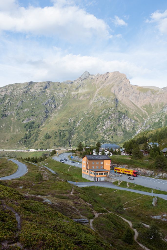 Passo del Sempione - Foto Unsplash @Jana Leu