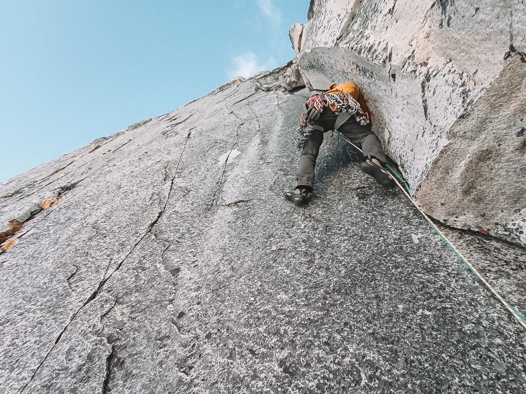 "Gangotri Gambling”, Phaalkan Meenaar - Jablonski e Huserka