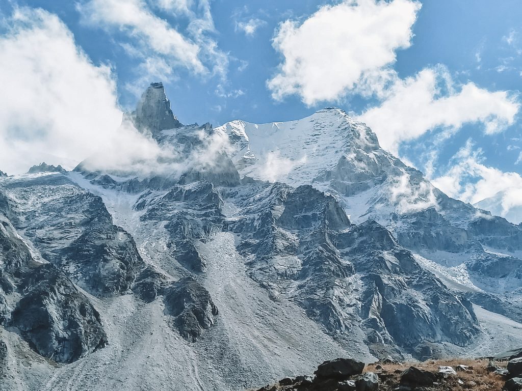 "Gangotri Gambling”, Phaalkan Meenaar - Jablonski e Huserka
