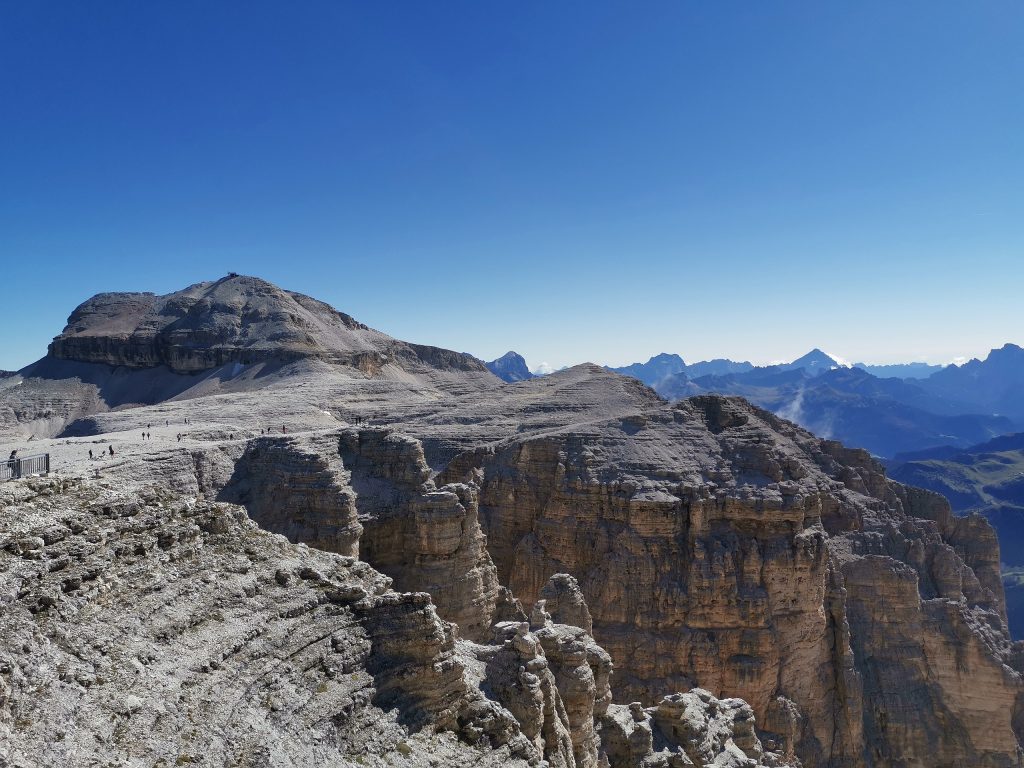 Piz Boè - Foto Wikimedia Commons @Z thomas