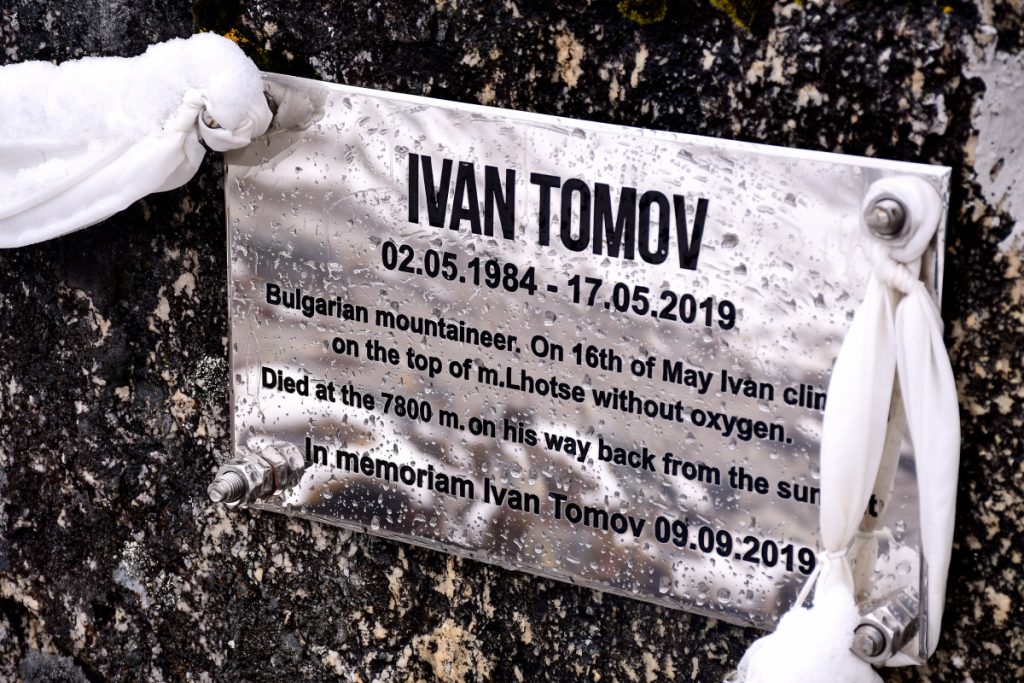 Un memoriale tra Dughla e Loboche