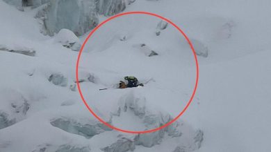 Photo of Bloccato per una notte sul ghiacciaio senza attrezzatura e abbigliamento idoneo, recuperato in gravi condizioni