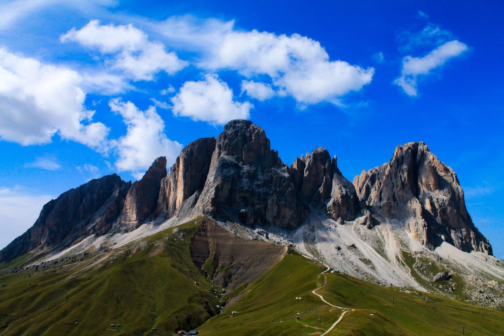 Passo Sella - Foto Unsplash @Sebastiano Piazzi