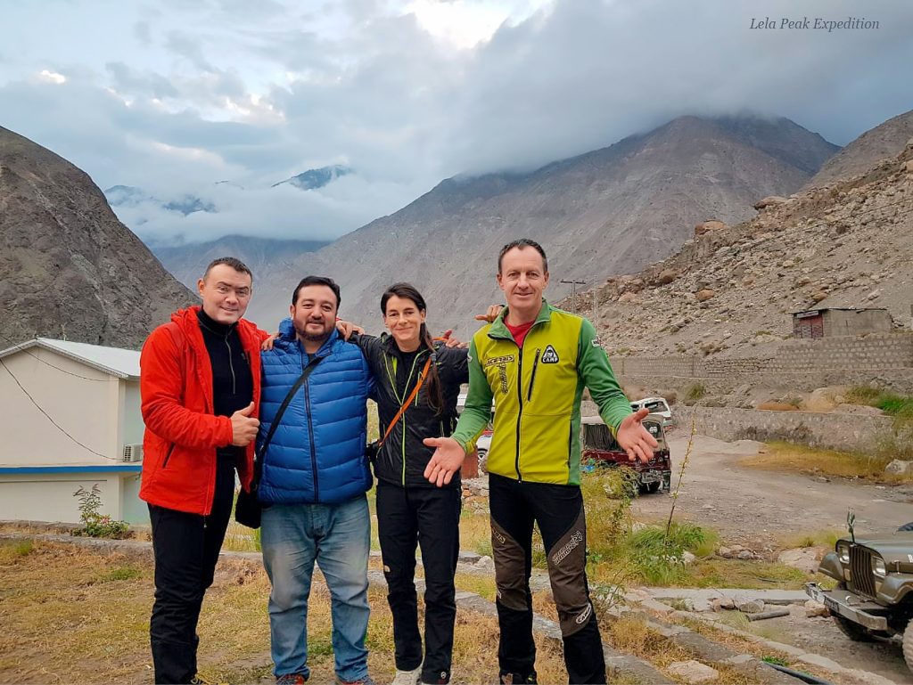 La squadra. Foto Lela Peak Expedition via Carlos Garranzo