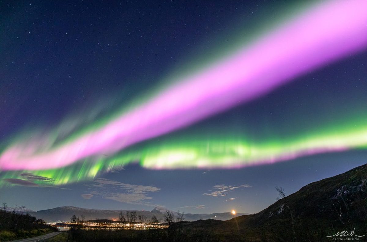 Magien til det rosa nordlyset, et sjeldent syn på den arktiske himmelen