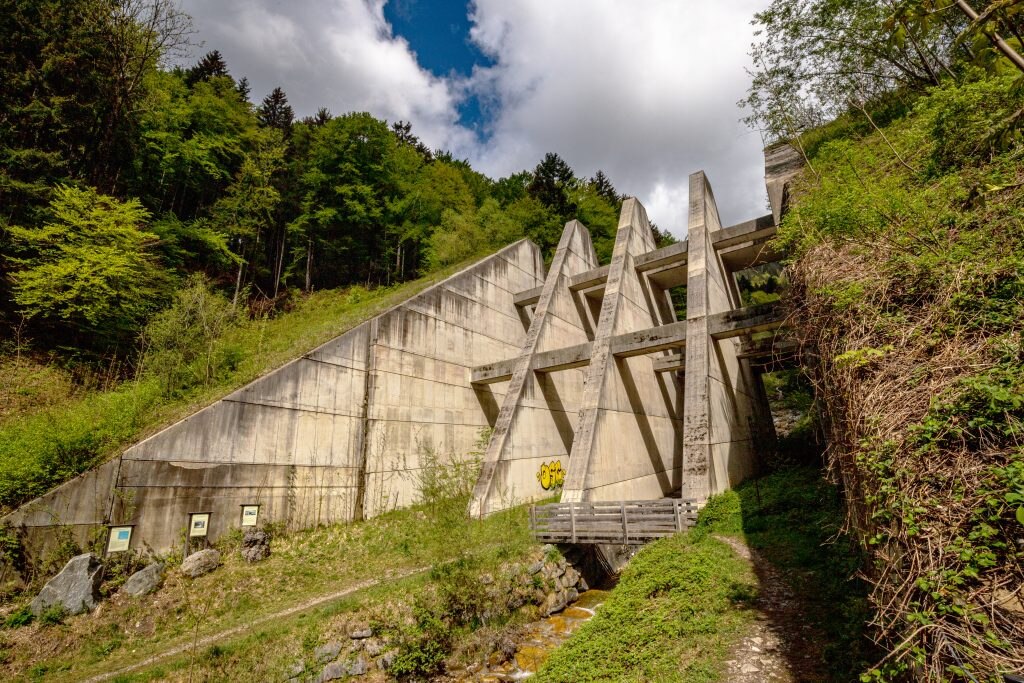 Protezioni anti valanghe. Foto Adobe Stock