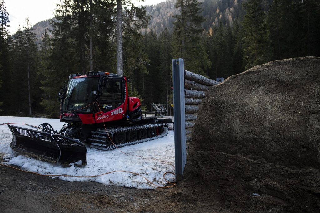 Snowfarming a Davos, Svizzera. Foto EPA/GIAN EHRENZELLER/ANSA