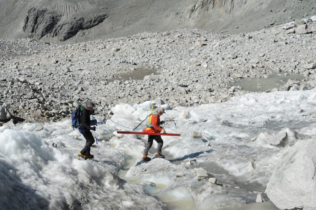 Andrea Tamburini sul ghiacciaio Exploradores, Patagonia Cilena