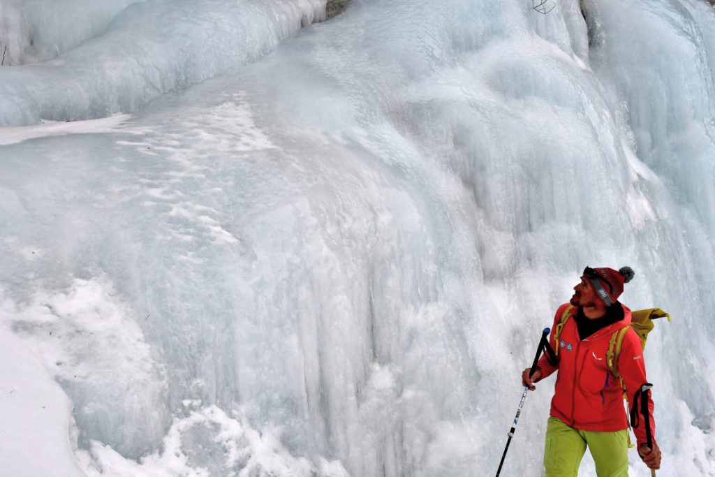 Ghiaccio accanto alla strada di Sennes
