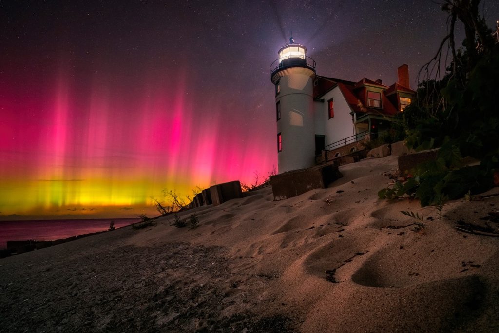 “Michigan Night Watch”. Point Betsie Lighthouse, Frankfort, Michigan. Foto Marybeth Kiczenski