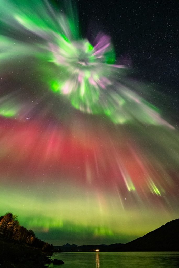 “An Explosion of Color”. Tromsø, Norway. Foto Vincent Beudez