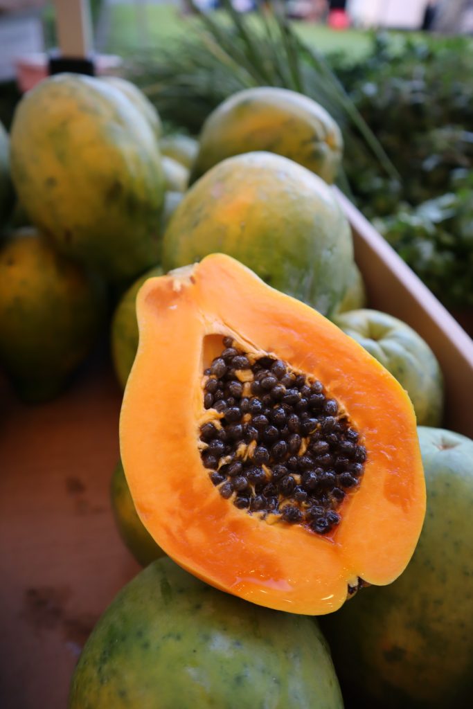 Papaya - Foto Unsplash @Little Plant