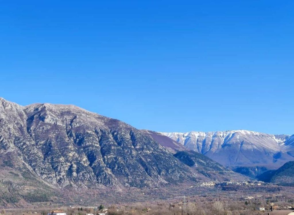Appennini spogli di neve a gennaio - Foto
ANSA/ GABRIELE DE RENZIS