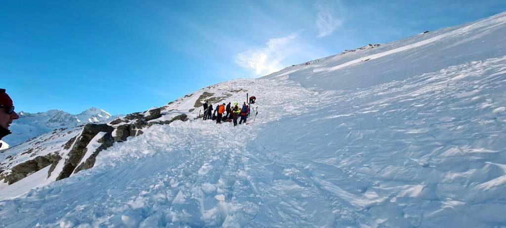 Valanga - Foto ANSA/ US/ SOCCORSO ALPINO VALDOSTANO